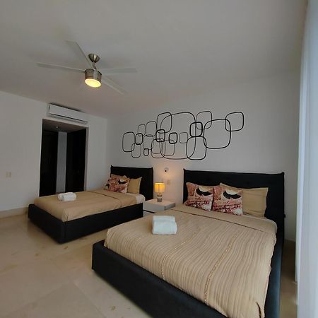 Luxurious & Central Condo In Playa Steps From The Beach Playa del Carmen Exterior photo