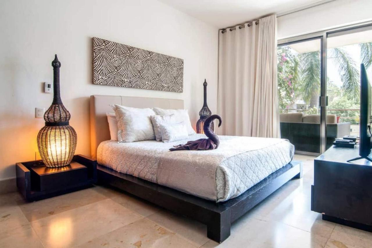 Luxurious & Central Condo In Playa Steps From The Beach Playa del Carmen Exterior photo