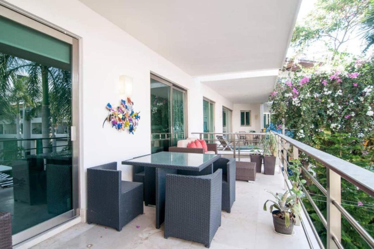 Luxurious & Central Condo In Playa Steps From The Beach Playa del Carmen Exterior photo