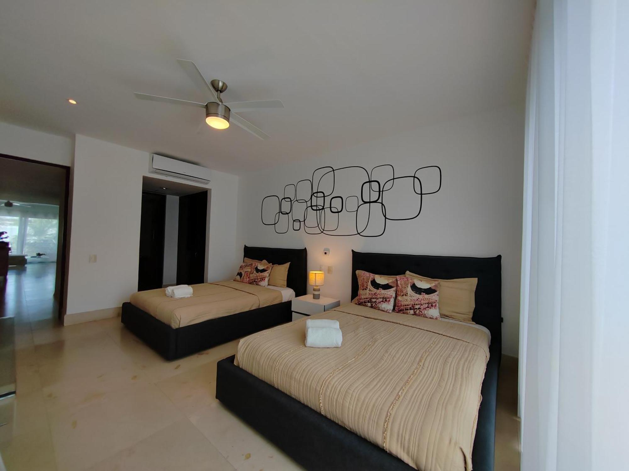 Luxurious & Central Condo In Playa Steps From The Beach Playa del Carmen Exterior photo