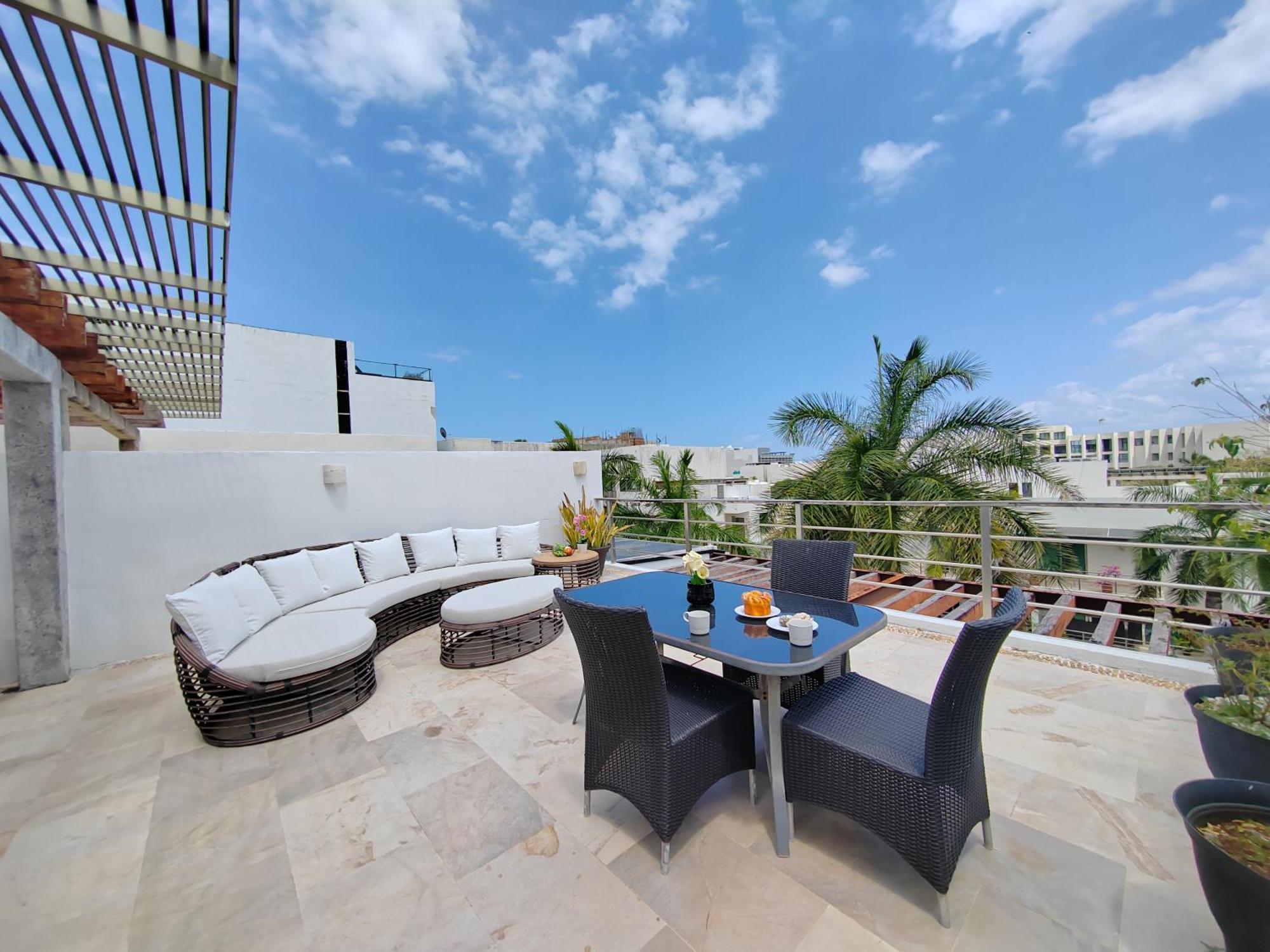 Luxurious & Central Condo In Playa Steps From The Beach Playa del Carmen Exterior photo