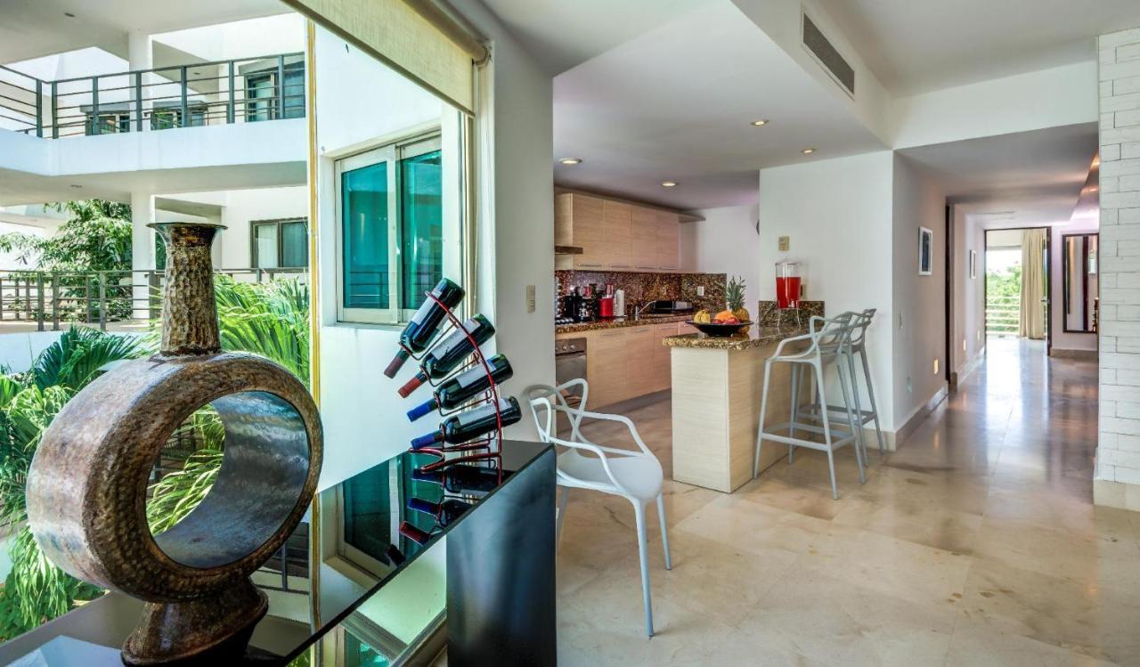 Luxurious & Central Condo In Playa Steps From The Beach Playa del Carmen Exterior photo